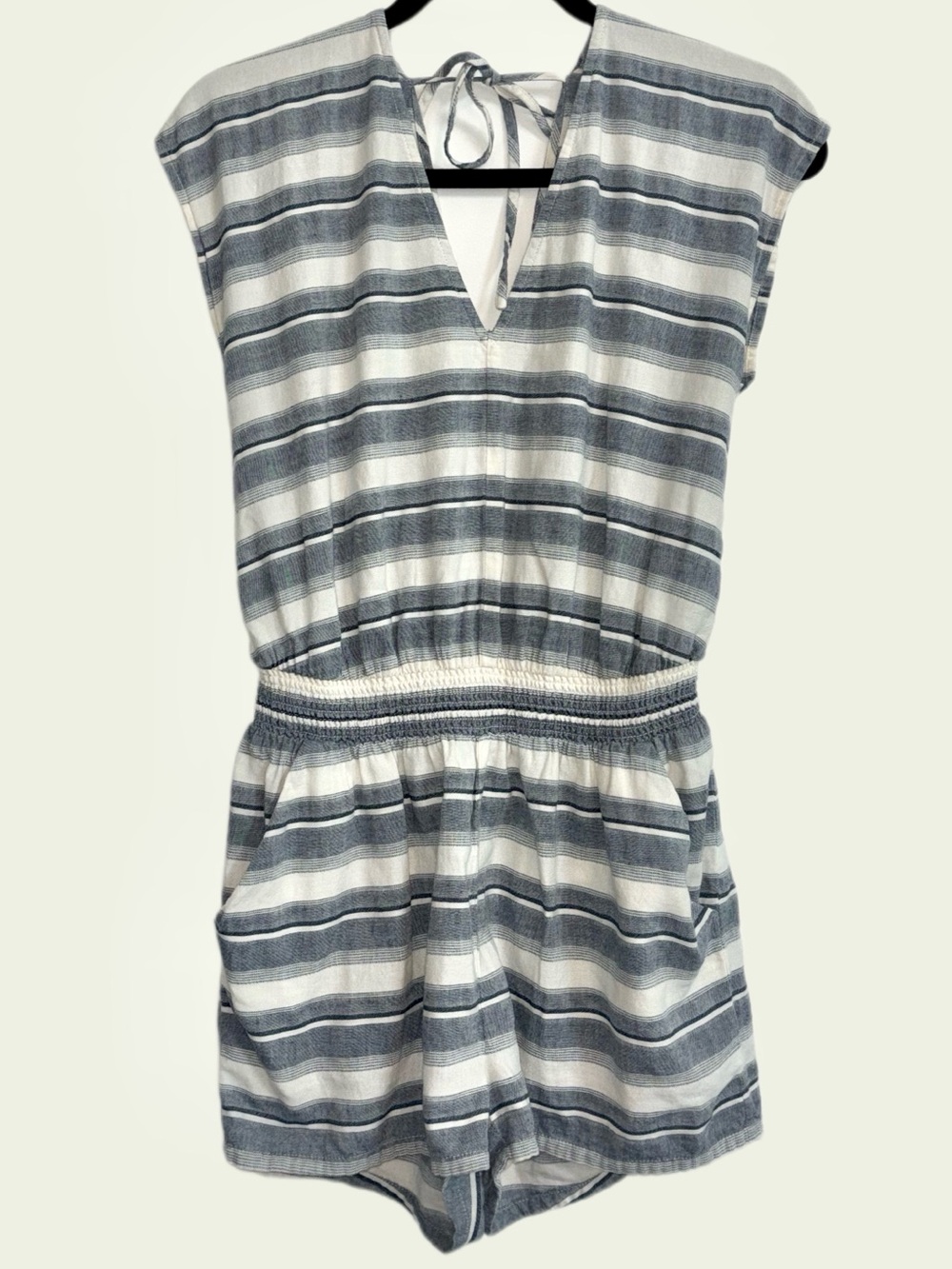 Madewell Yucatan Shorts Romper style C5288 
Women's small 100% Cotton Blue/white